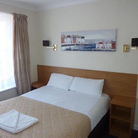 בורנמות' Serenity Hotel מראה חיצוני תמונה