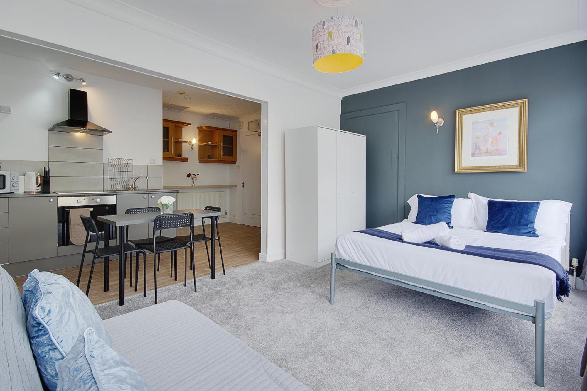 בורנמות' Serenity Hotel מראה חיצוני תמונה