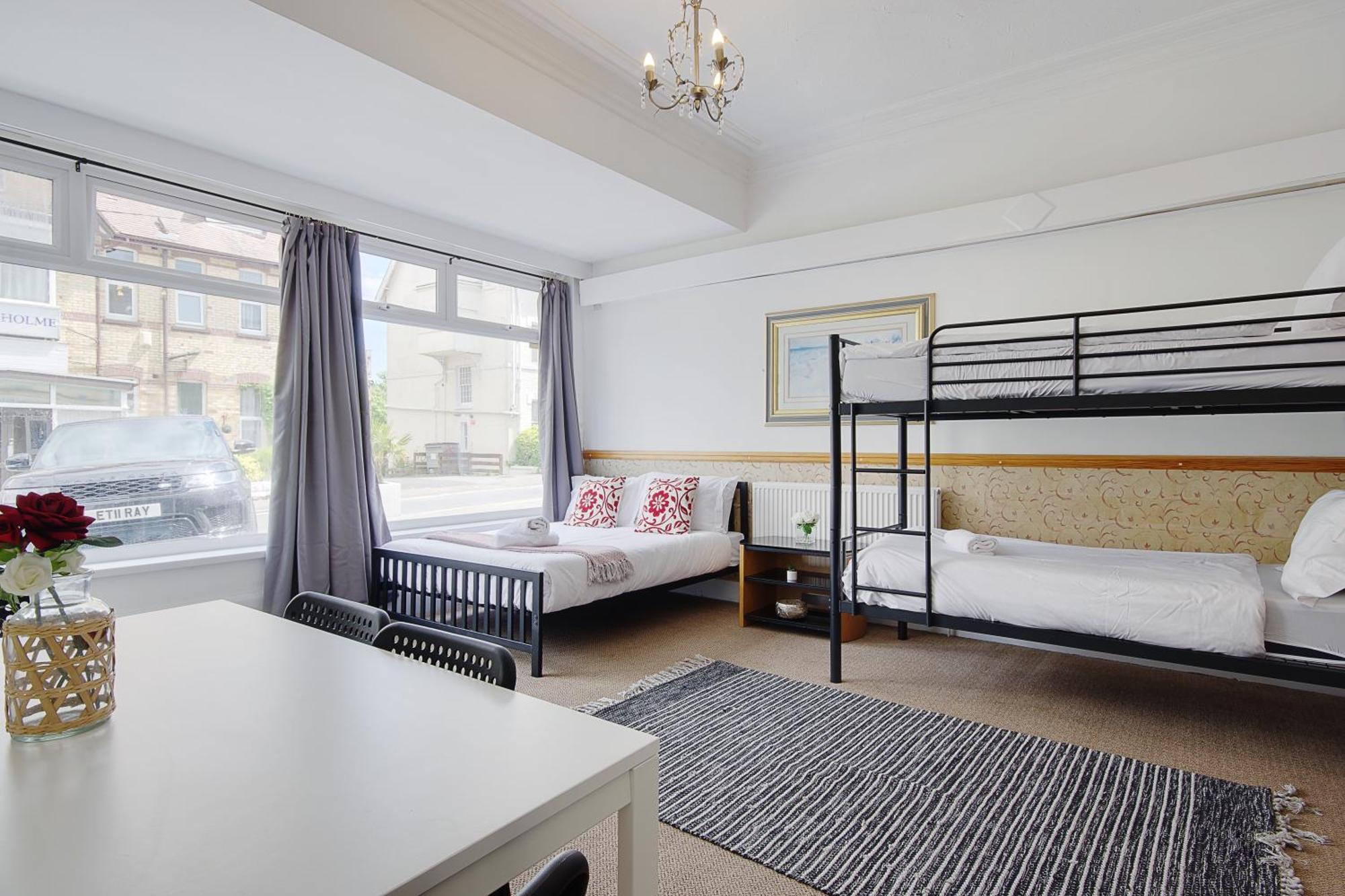 בורנמות' Serenity Hotel מראה חיצוני תמונה