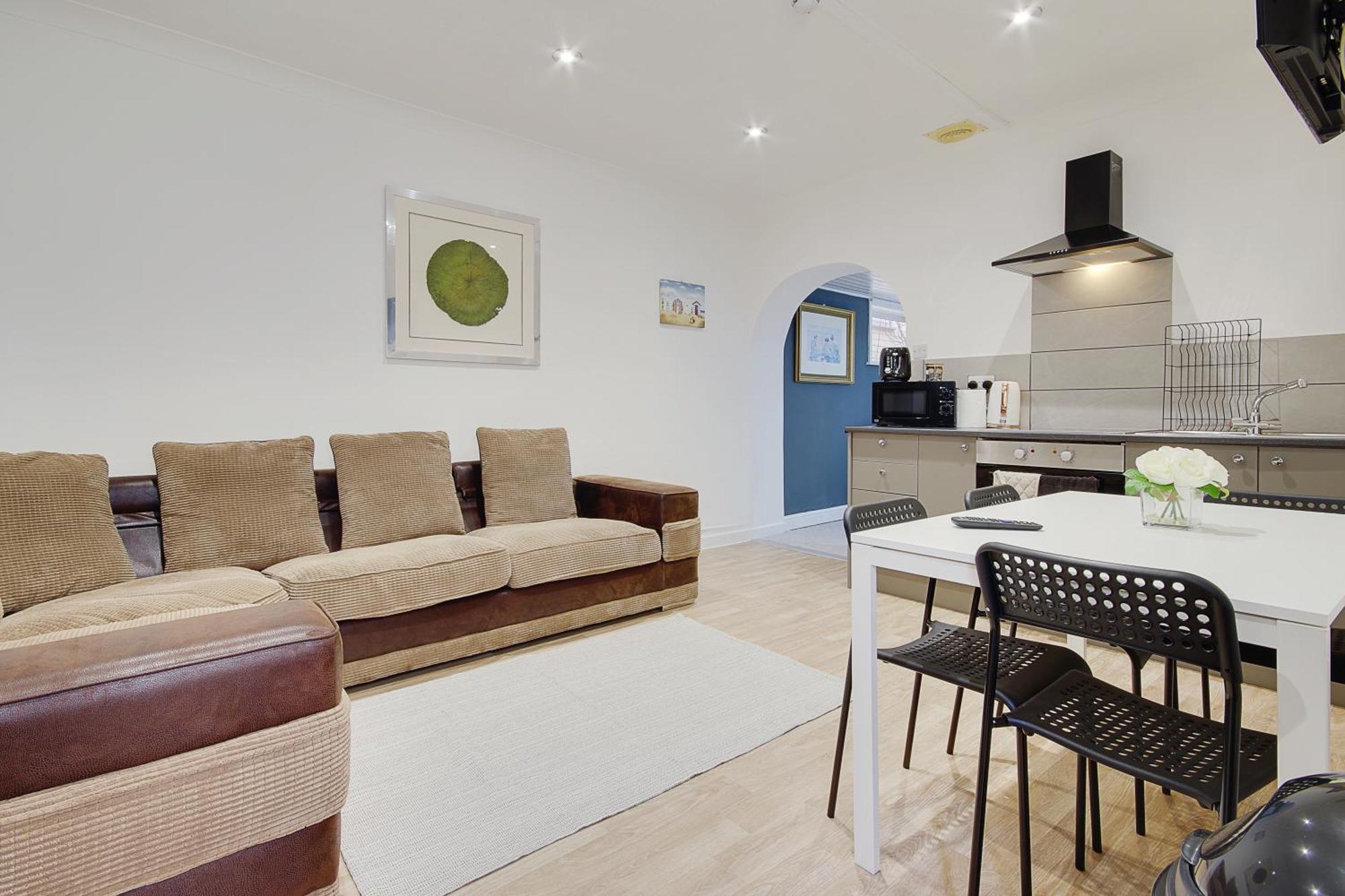 בורנמות' Serenity Hotel מראה חיצוני תמונה
