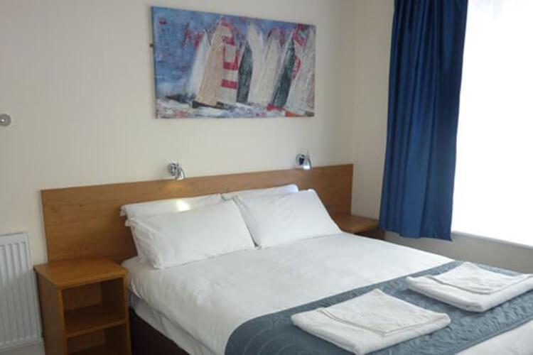 בורנמות' Serenity Hotel מראה חיצוני תמונה