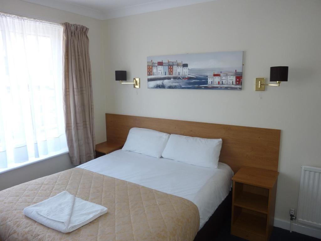 בורנמות' Serenity Hotel מראה חיצוני תמונה