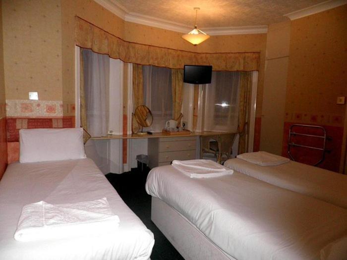 בורנמות' Serenity Hotel מראה חיצוני תמונה