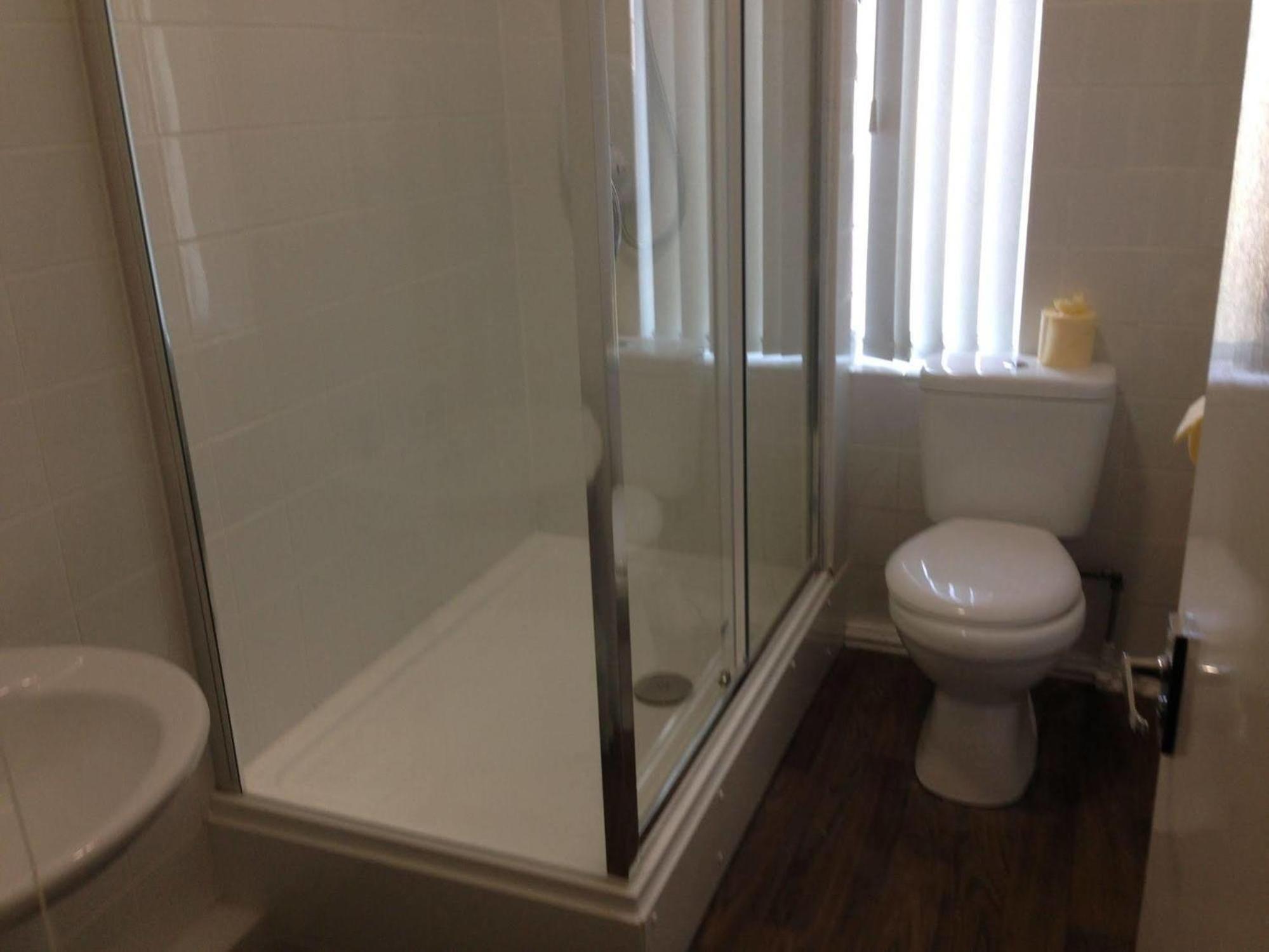 בורנמות' Serenity Hotel מראה חיצוני תמונה